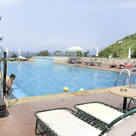 Lesse Hotel 4*