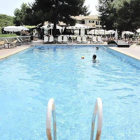 Lesse 4* Chaniotis