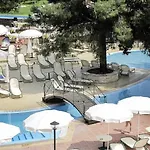 Lesse Hotel Hanioti
