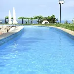 Hotel Lesse 4*