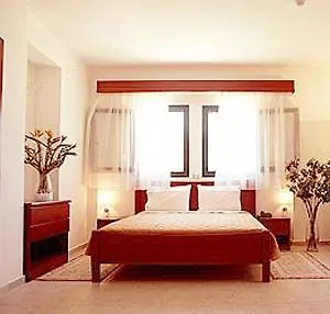 Lesse Hotel Hanioti