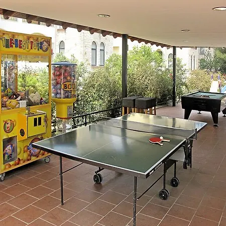 Lesse Ξενοδοχείο 4*