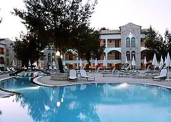 Lesse 4* Hanioti